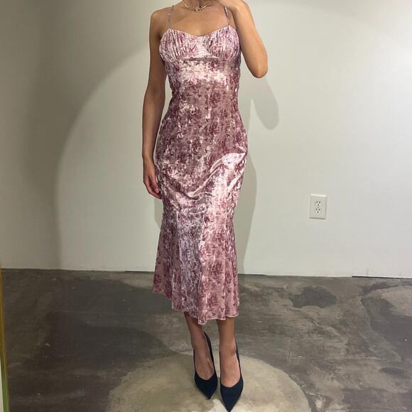 Other Dresses & Skirts - Pink Floral Velvet Dress